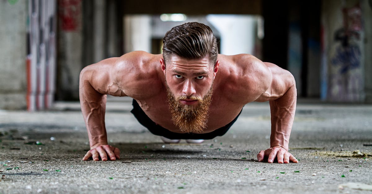 découvrez la position full nelson, une prise de lutte efficace pour contrôler et immobiliser votre adversaire avec puissance et technique.