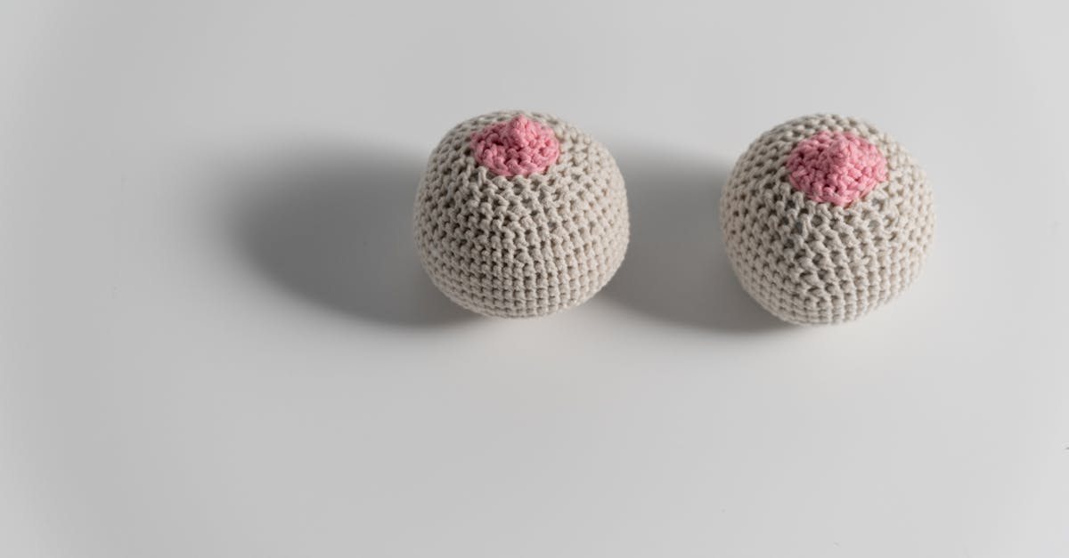 découvrez tout sur l'orgasme mammaire : mécanismes, sensations et conseils pour explorer ce type de plaisir unique.